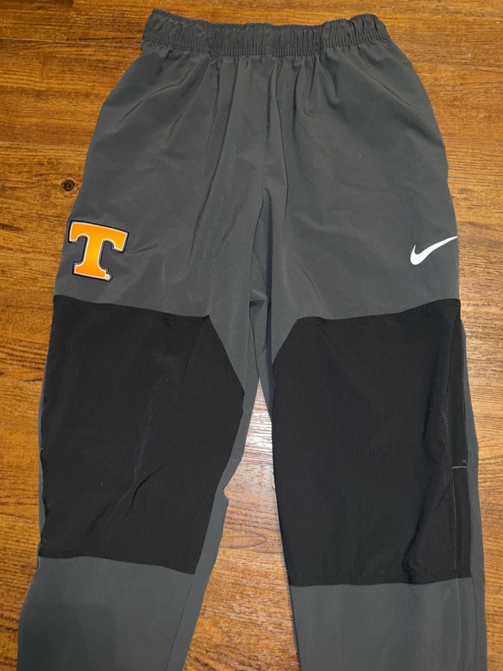 Nike Tennessee Vols Sideline Pants Men Charcoal Grey Colorblock Track UT Size S - Picture 2 of 6
